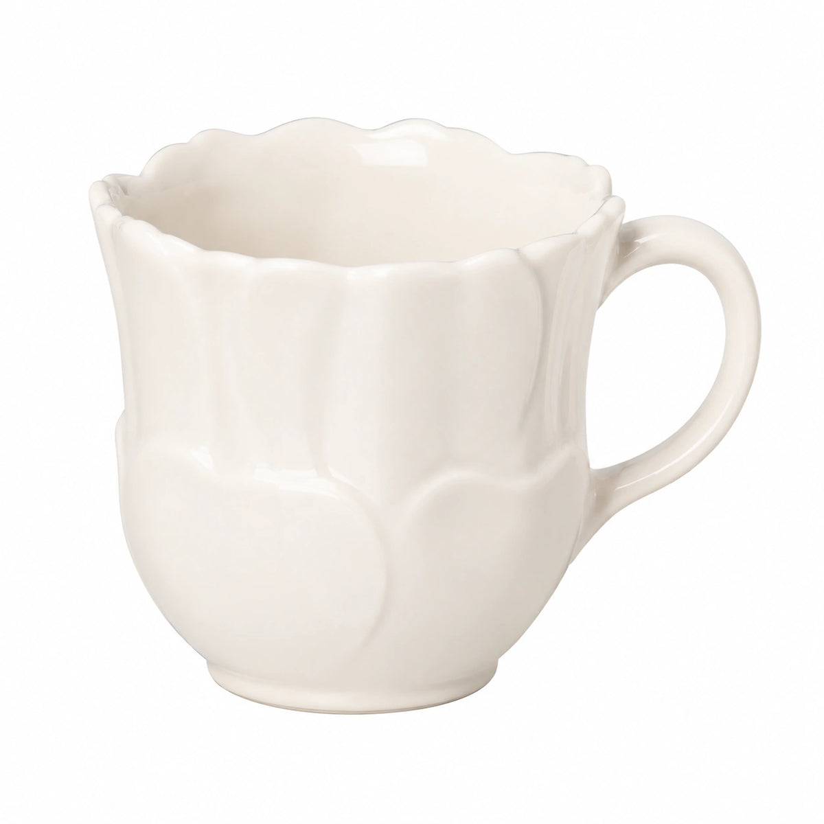 Keramiktasse 400 ml Weiß mit Blumenrelief und gewelltem Rand